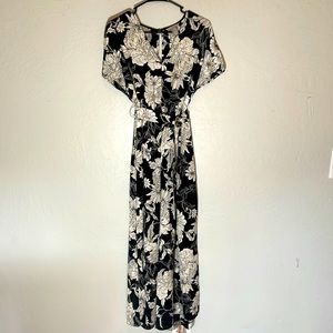 H&M black & White floral romper